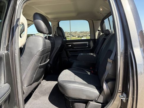 Used 2018 RAM 2500 Lone Star w/ Sport Appearance Group AWD/4WD image 11