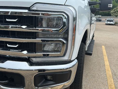 Used 2024 Ford F250 Lariat AWD/4WD image 4