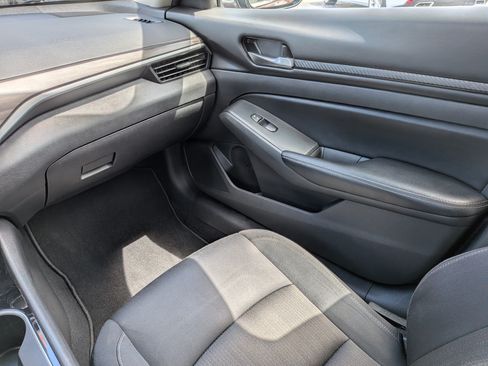 Used 2024 Nissan Altima 2.5 SV FWD image 15