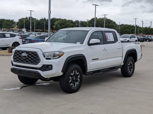Used 2021 Toyota Tacoma TRD Off-Road AWD/4WD image 10