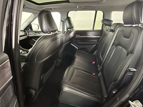 Used 2023 Jeep Grand Cherokee 4WD 4xe w/ Luxury Tech Group II image 31