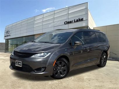Used 2020 Chrysler Pacifica Limited w/ S Appearance Package
