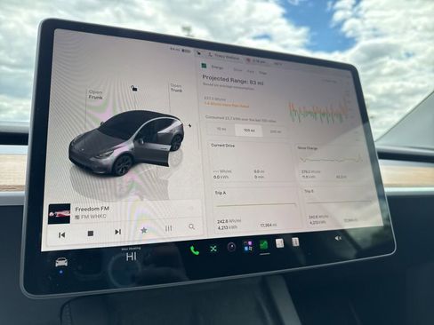 Used 2025 Tesla Model Y Long Range RWD image 14