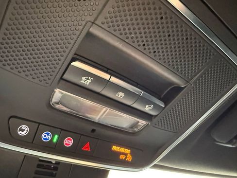 Used 2025 GMC Acadia Denali w/ Super Cruise Package image 8