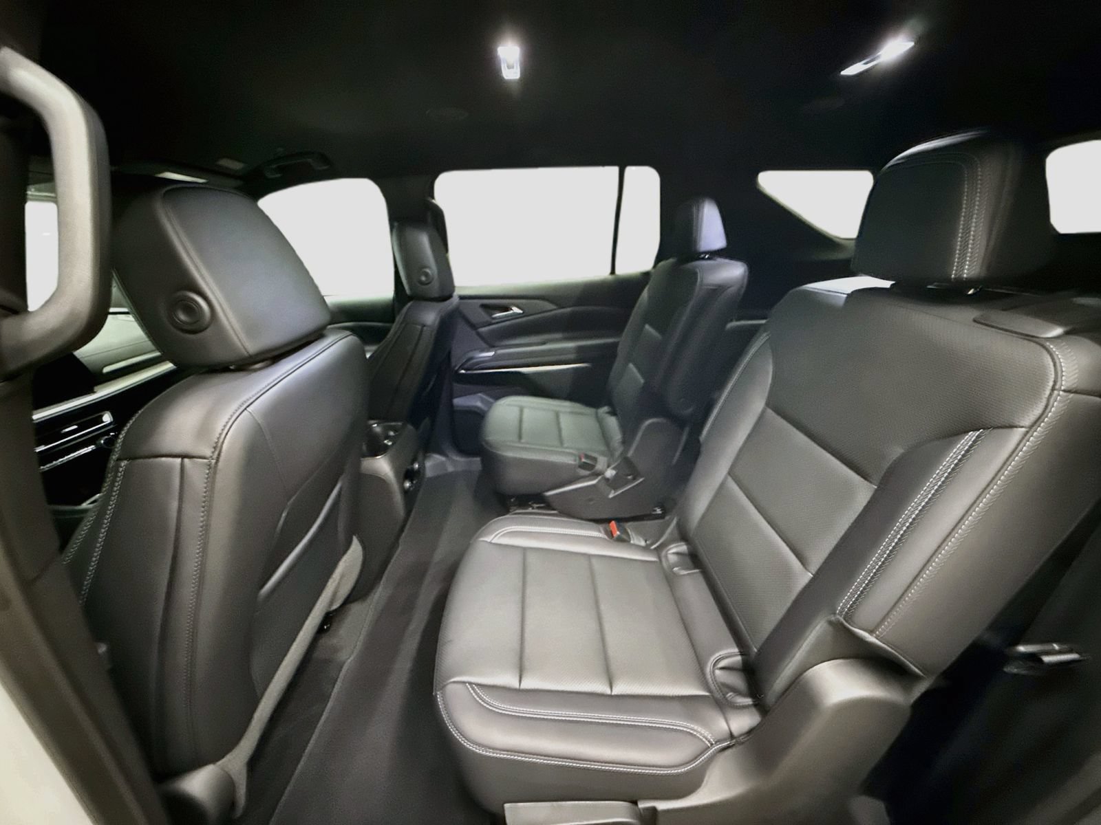 New 2026 Chevrolet Traverse LT w/ Midnight/Sport Edition AWD/4WD image 27
