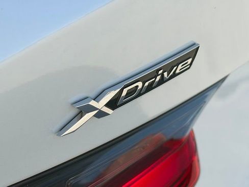 Used 2025 BMW 330i xDrive Sedan image 10