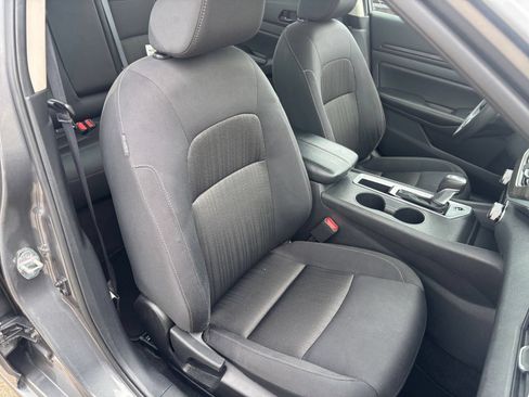 Used 2025 Nissan Altima 2.5 SV FWD image 36