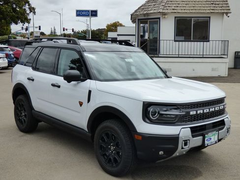 New 2026 Ford Bronco Sport Badlands w/ Badlands Tech Package AWD/4WD image 1