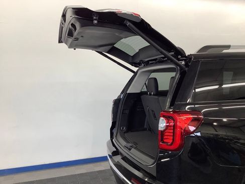 Used 2023 GMC Acadia Denali w/ Denali Ultimate Package AWD/4WD image 29