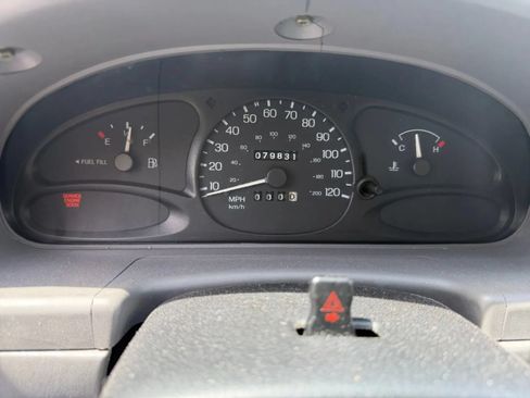 Used 2002 Ford Escort Sedan FWD image 16