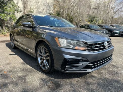 Used 2017 Volkswagen Passat 1.8T R-Line image 2