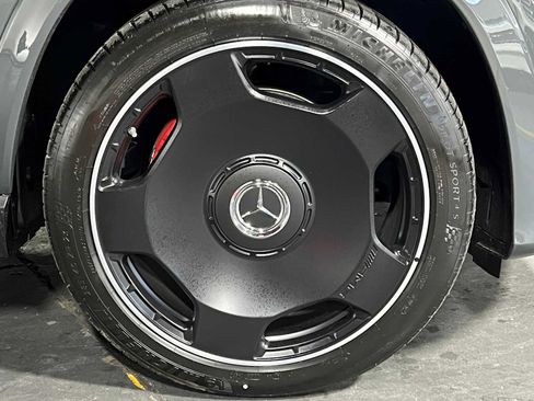 New 2025 Mercedes-Benz GLS 63 AMG 4MATIC image 9