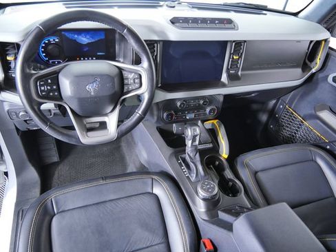 Certified 2022 Ford Bronco Badlands AWD/4WD image 3