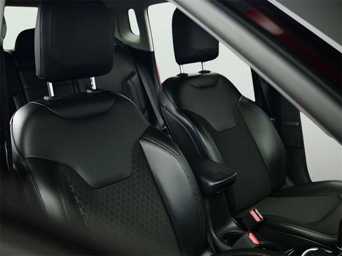 Used 2020 Jeep Compass Latitude image 5