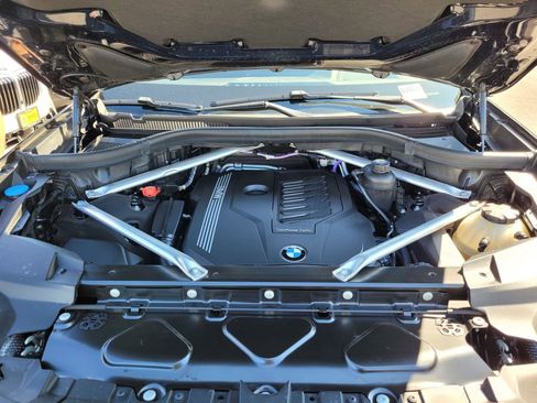 Certified 2022 BMW X7 xDrive40i w/ M Sport Package image 36