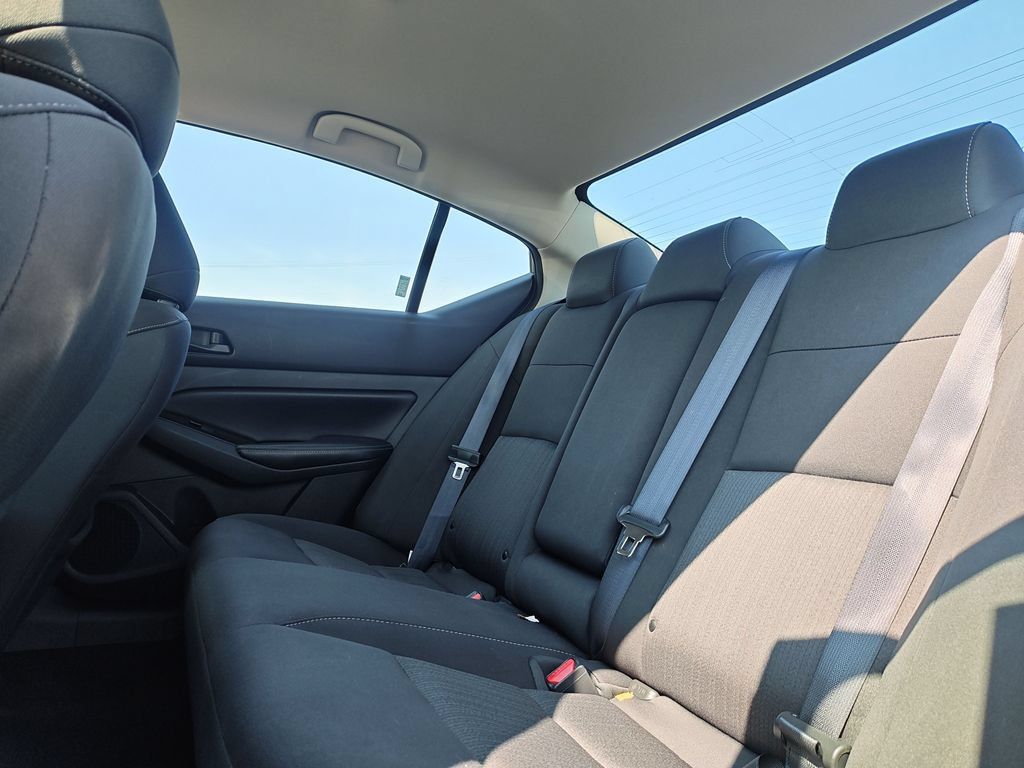 Used 2023 Nissan Altima 2.5 SV FWD image 14