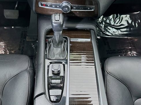 Used 2019 Volvo XC90 T6 Momentum image 19