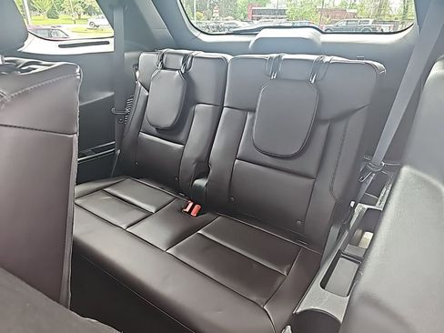 Used 2025 Ford Explorer Platinum AWD/4WD image 15