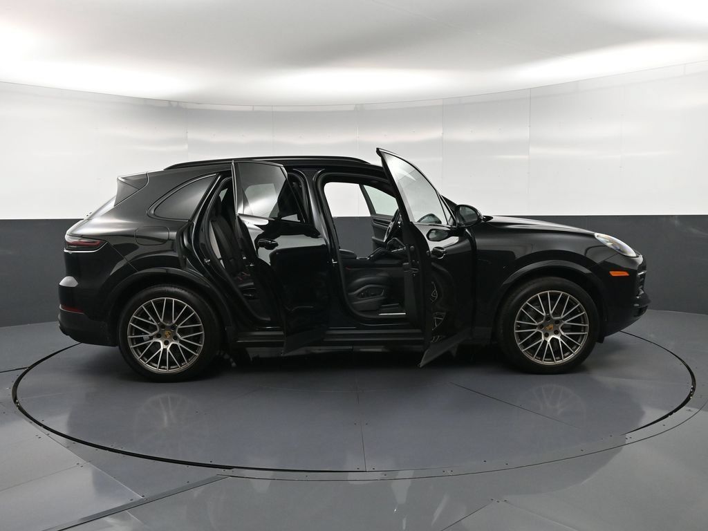 Certified 2023 Porsche Cayenne S Platinum AWD/4WD image 34
