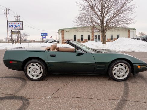 Used 1992 Chevrolet Corvette 2dr Convertible image 2