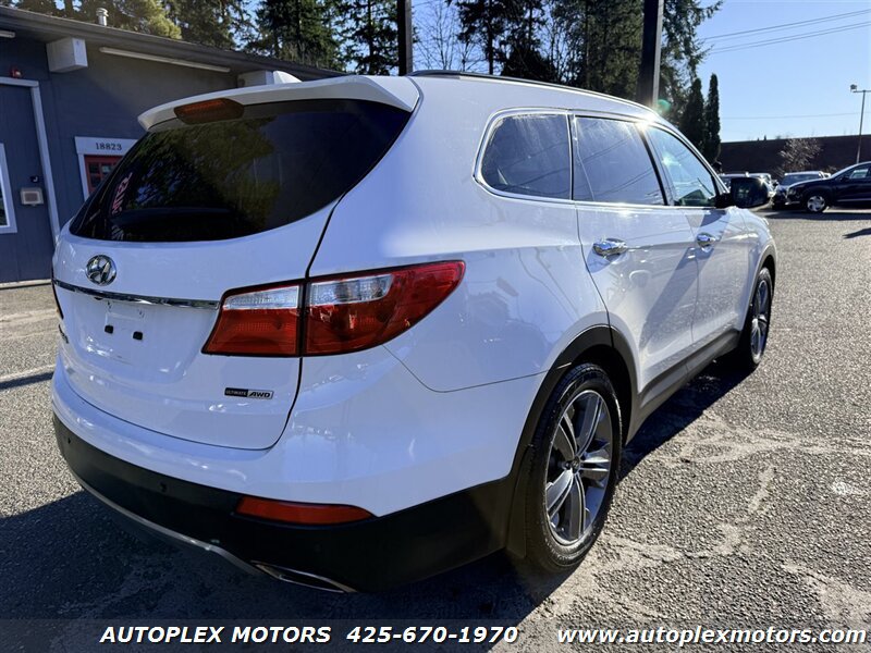 Used 2016 Hyundai Santa Fe SE w/ Option Group 03 AWD/4WD image 8