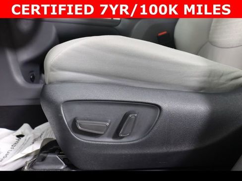 Used 2024 Toyota Sienna LE image 17