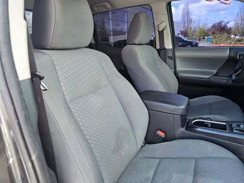 Used 2021 Toyota Tacoma SR AWD/4WD image 12