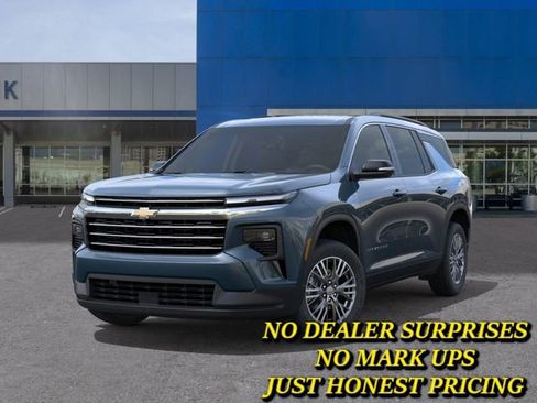 New 2026 Chevrolet Traverse LT w/ Driver Confidence Package FWD image 6