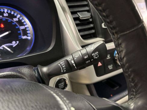 Used 2014 Toyota Highlander XLE AWD/4WD image 35