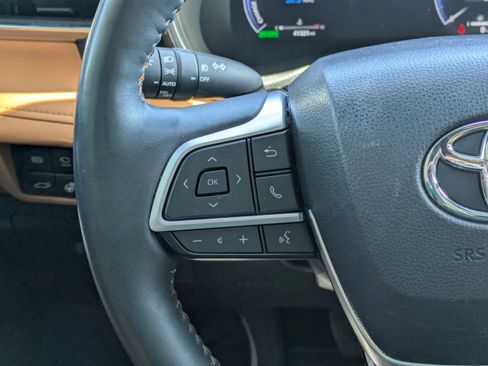 Used 2023 Toyota Highlander Platinum image 18