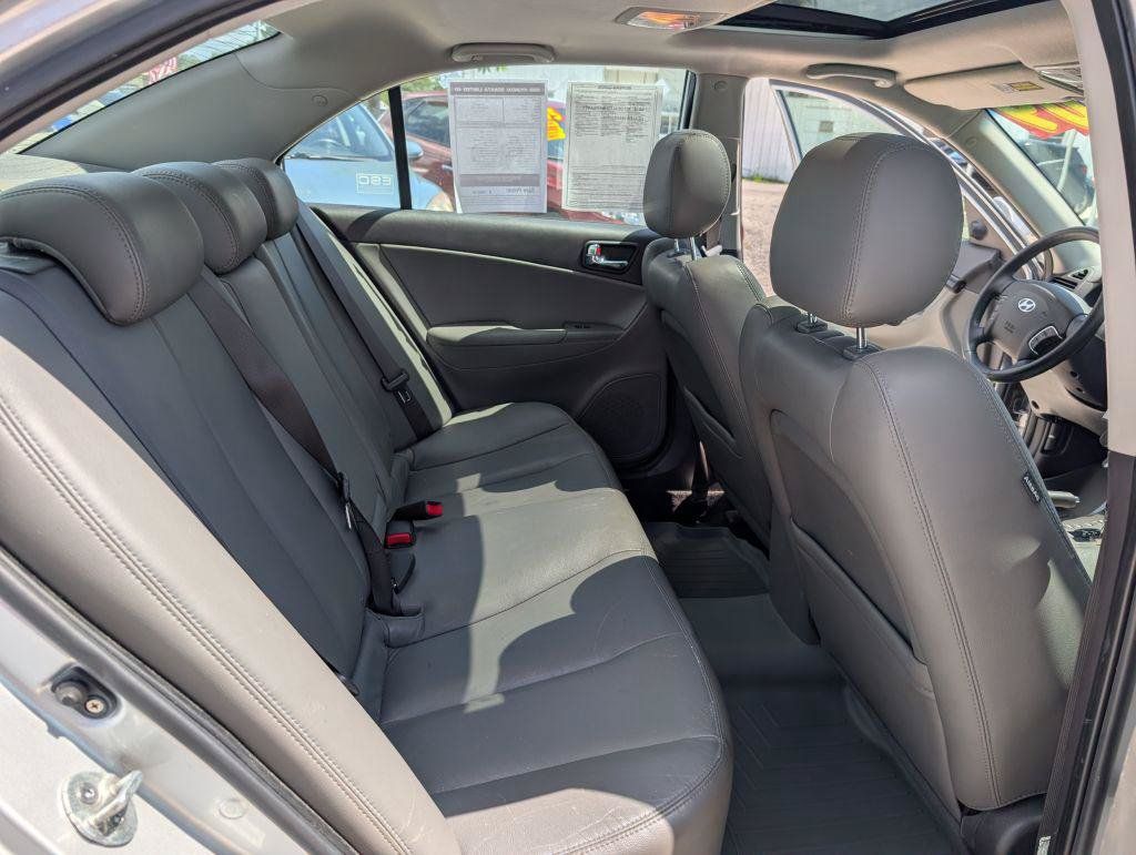 Used 2009 Hyundai Sonata Limited FWD image 12