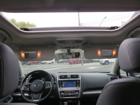 Used 2018 Subaru Outback 2.5i Limited AWD/4WD image 13