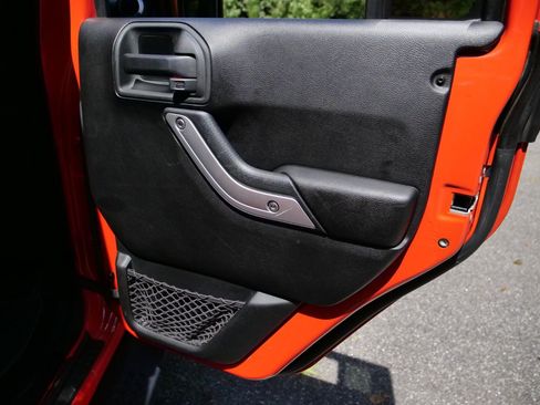 Used 2015 Jeep Wrangler Unlimited Sahara w/ Max Tow Package AWD/4WD image 36