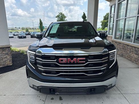 Used 2025 GMC Sierra 1500 SLT AWD/4WD image 3