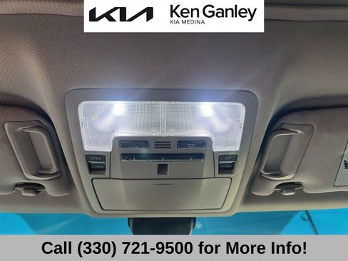 Used 2015 Toyota Camry XSE w/ Advanced Technology Package image 39