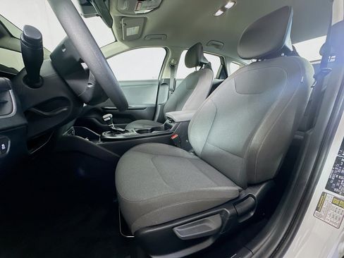 Used 2025 Kia K4 FWD image 13