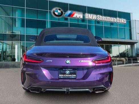 Used 2024 BMW Z4 M40i w/ Premium Package image 5