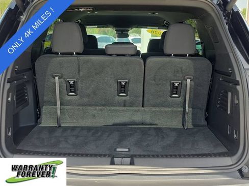 Used 2026 Chevrolet Traverse LT FWD image 7