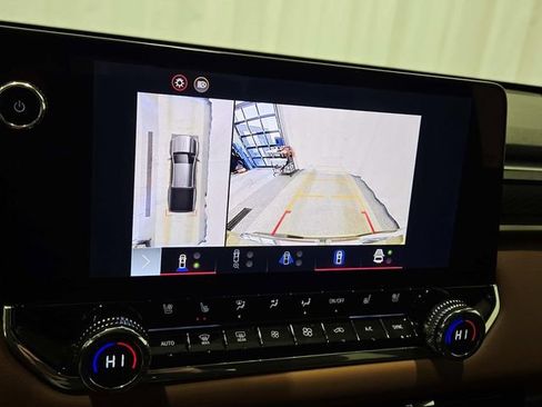 Used 2024 GMC Canyon AT4 w/ AT4 Premium Package image 27