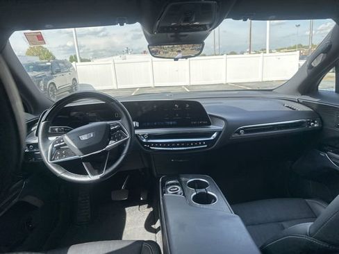 Used 2023 Cadillac Lyriq 2WD image 10