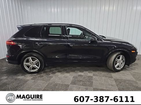 Used 2017 Porsche Cayenne Platinum Edition AWD/4WD image 2
