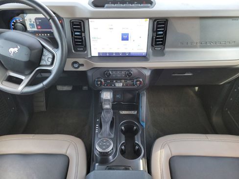 Used 2024 Ford Bronco Wildtrak image 15