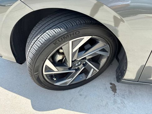 Used 2024 Hyundai Elantra SEL w/ Convenience Package FWD image 8
