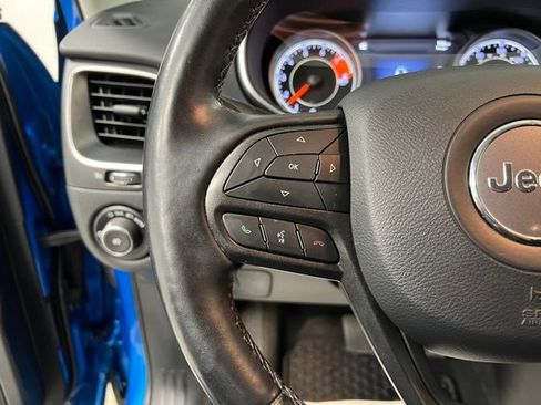 Used 2020 Jeep Cherokee Trailhawk w/ Technology Group AWD/4WD image 26