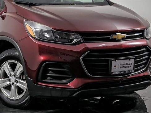 Used 2017 Chevrolet Trax LS AWD/4WD image 2
