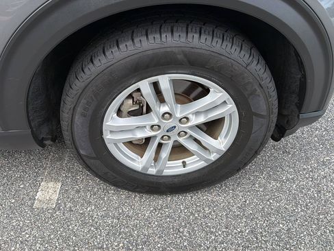 Certified 2023 Ford Explorer XLT RWD image 40