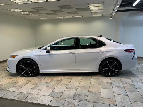 Used 2020 Toyota Camry XSE image 8
