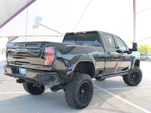 Used 2025 GMC Sierra 2500 AT4 w/ AT4 Premium Plus Package AWD/4WD image 7