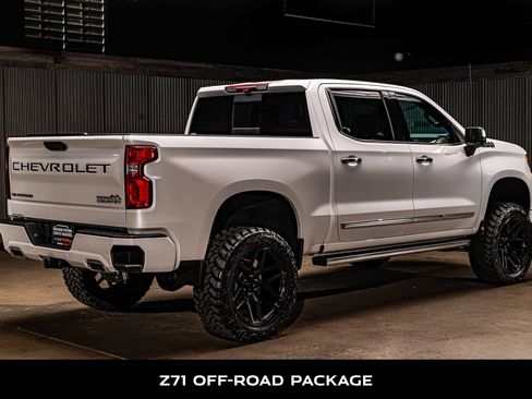 Used 2024 Chevrolet Silverado 1500 High Country w/ Technology Package AWD/4WD image 8