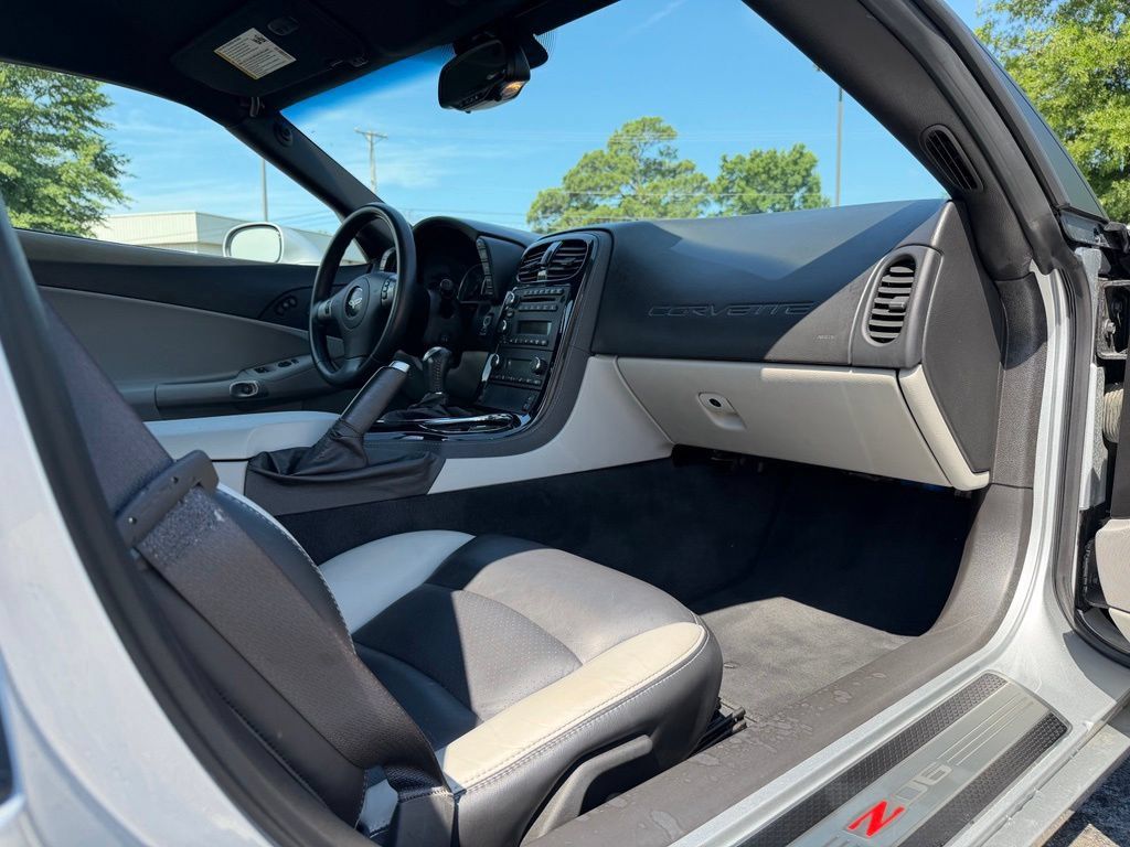 Used 2009 Chevrolet Corvette Z06 w/ Preferred Equipment Group RWD image 25